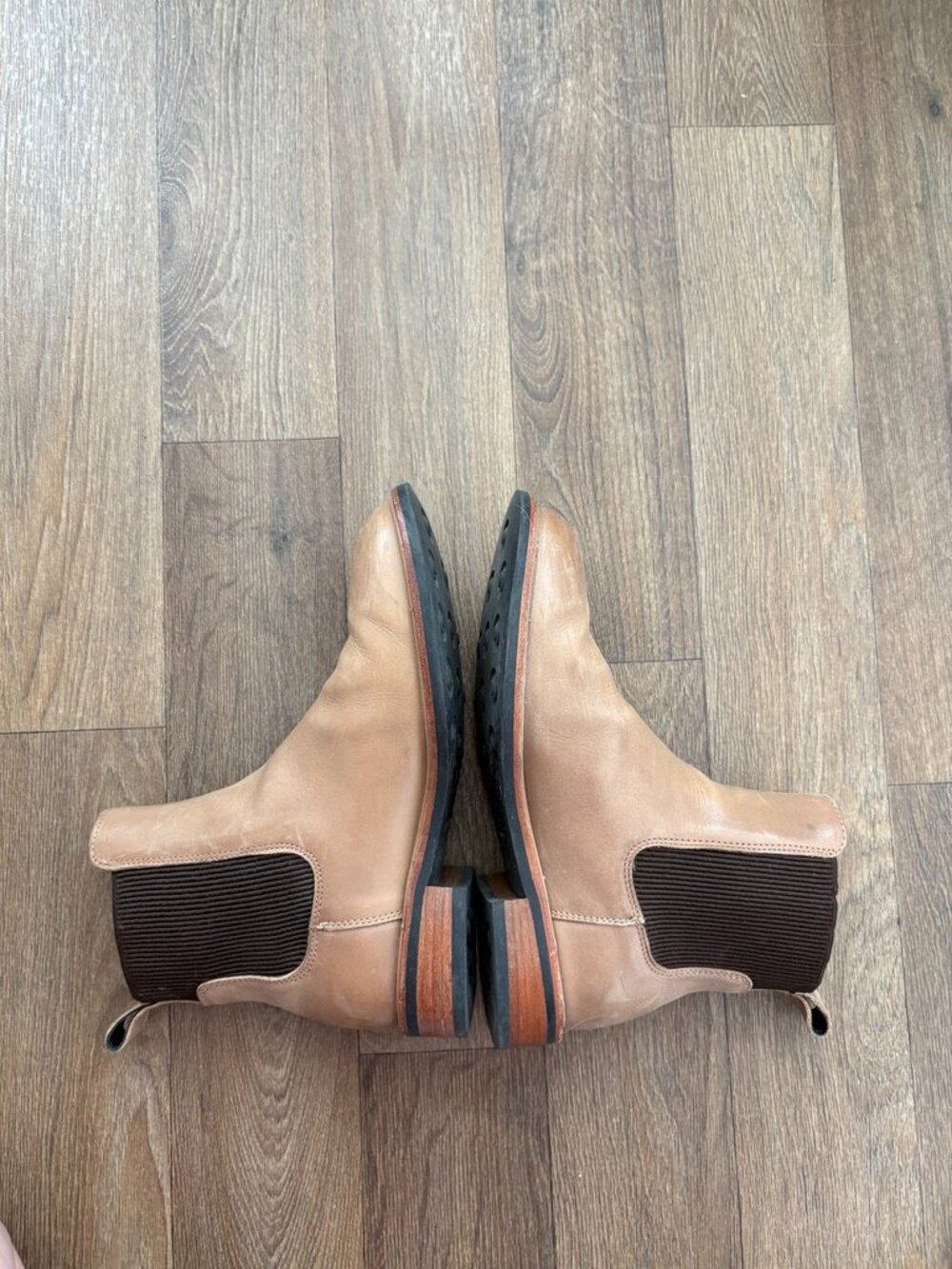 Nisolo Carmen Chelsea Boot 2.0 - Picture 2 of 7